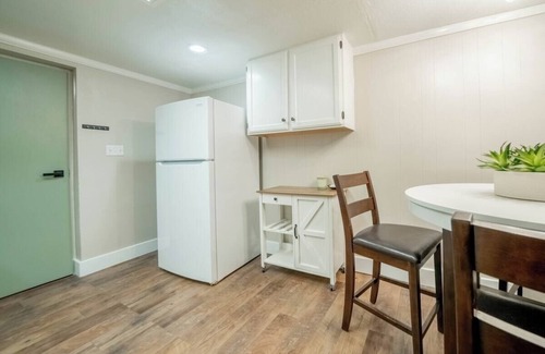 Mount Pleasant Apartment | Cute and Cozy Basement Apartment