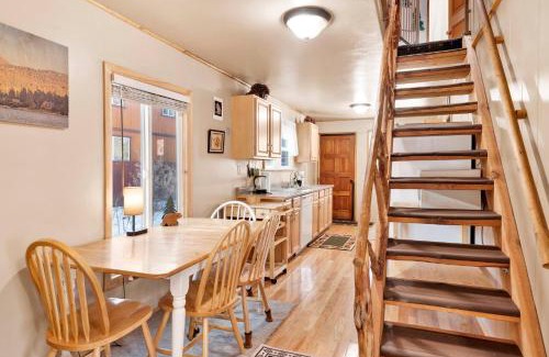 Sugarloaf House | Cute and Cozy Cottage #2522