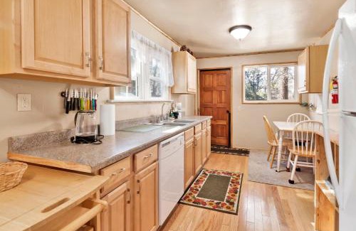 Sugarloaf House | Cute and Cozy Cottage #2522