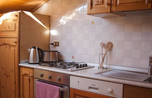 Bolzano Apartment | Cute apartment on cycle path, free parking