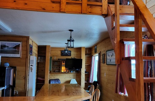 Soldotna Cabin | CUTE CABIN 10 MINUTES FROM TOWN AND FISHING