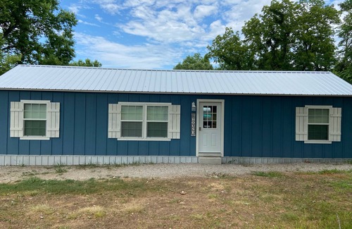 Cleora Cabin | Cute cabin in nice quiet secluded area close to the water, The Coves Golf course