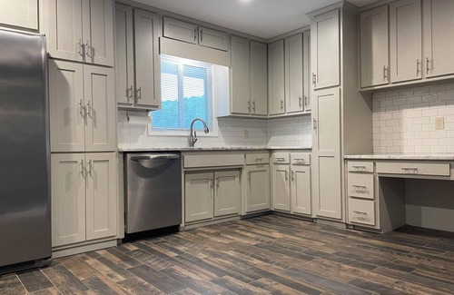 Crestwood South House | Cute, clean, and cozy minutes to downtown Birmingham. With large kitchen/den.
