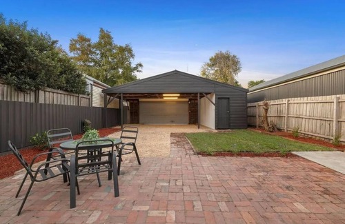 Lake Wendouree House | Cute comfortable cottage in the heart of Ballarat