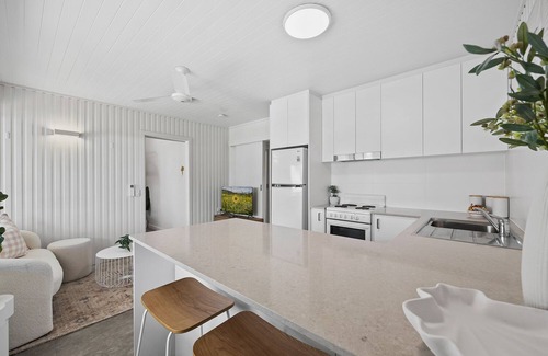 Sunshine Coast Apartment | Cute & Compact, pet friendly apartment easy access to Alex or Mooloolaba beaches