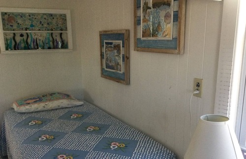 Rye Cottage | Cute cottage has everything you’ll need for a great stay at Pirates Cove beach.
