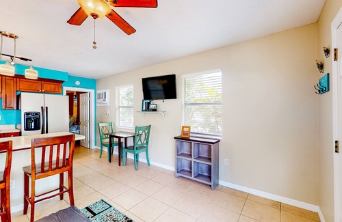 Sunset Beach Cottage | Cute cottage near the beach with grill, enclosed yard, fast WiFi, W/D, deck & AC