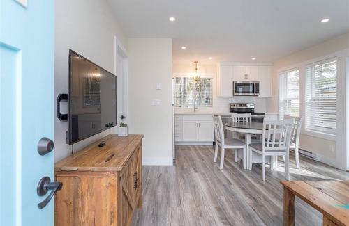 Lake Cowichan Cottage | Cute cottage steps from Cowichan river with shared dock and swimming hole!
