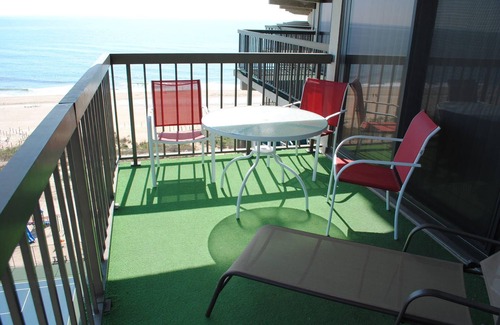 North Ocean City Condo | Cute, cozy 2 bedroom oceanfront condo with free WiFi, a great ocean view, and awesome amenities including indoor/outdoor pools and a game room located uptown!