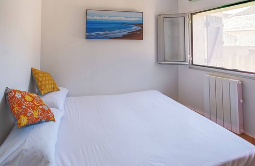 Gabian House | Cute Medieval Gabian Hideaway Gite with River and Vineyard Views