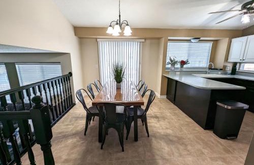 Layton House | Cute Spacious Home
