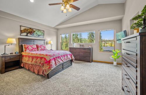 Wildernest House | Cutty Sark Court #1 3BR Mountain Views townhouse