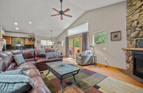 Wildernest House | Cutty Sark Court #1 3BR Mountain Views townhouse