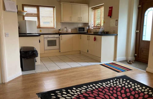 Rugby Apartment | CV22 5AA Ground Floor 1-Bed Flat in Rugby