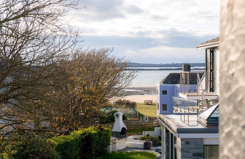 Rhosneigr House | Cwalafila : 4-Bed Cottage Near Beach in Rhosneigr | Managed by Anglesey Holiday Lettings