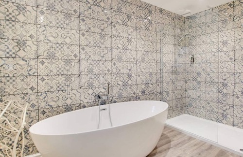Llanllyfni House | Cwrt y Llyn in Caernarfon