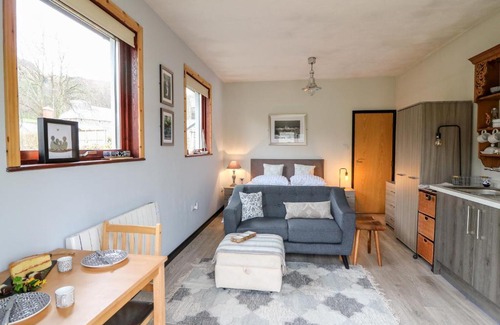 Eglwys-fach House | Cwtch Enrico