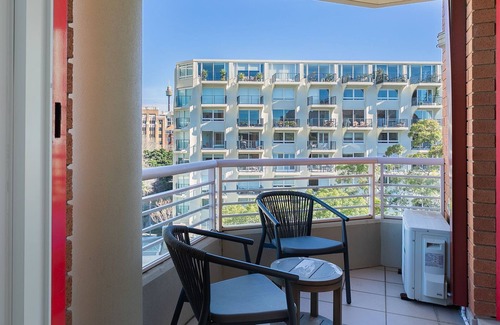 Elizabeth Bay Apartment | Cyan skies, Elizabeth Bay I90