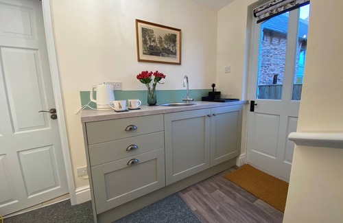 Monmouth Apartment | Cygnet Studio - Cozy retreat near historic Monmouth, castles and attractions.