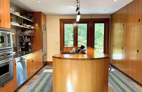 Falmouth House | Cygnus House - Modern Waterfront Home & Exclusive Quissett Beach
