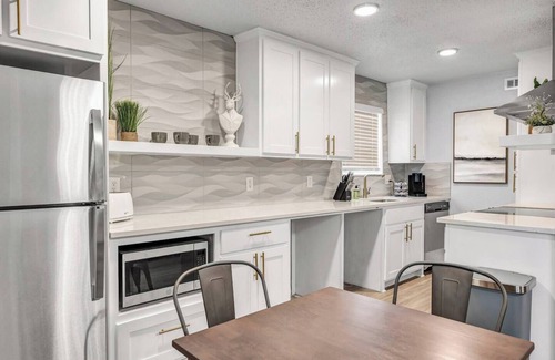 College Station Apartment | Cypress-1st floor, King Beds&Near Texas A&M