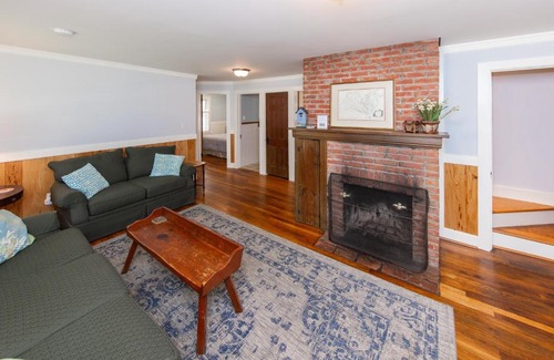 Northeast Virginia Beach House | Cypress Cottage - North End VB