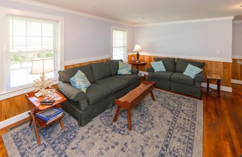 Northeast Virginia Beach House | Cypress Cottage - North End VB