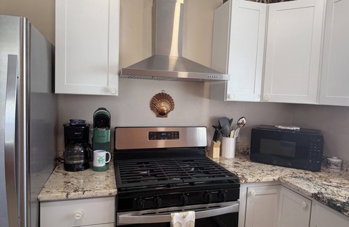 Steinhatchee Cottage | Cypress Crab Cottage in Steinhatchee! 1 bed, 1 bath, screen porch, full kitchen