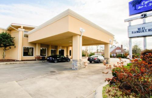 Chocowinity Hotel | Cypress Inn & Suites Washington by OYO