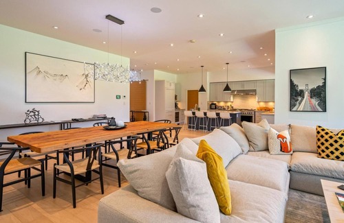 Whistler Ski Chalet | Cypress Links 5 Golf Course Home with attached suite, hot tub, A/C