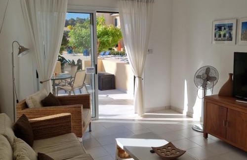 Polis House | Cyprus 2 beds ensuite pool patios wifi parkin