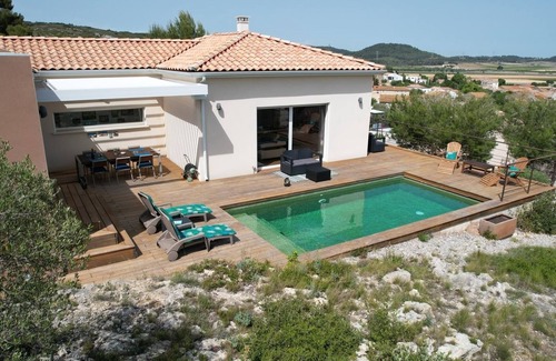 Montredon-des-Corbieres House | Découvrez le Charme Absolu de Cette Villa, Entre Mer, Campagne et Montagne