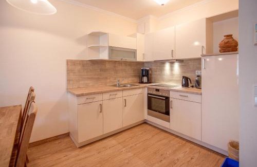 Binz Apartment | Dünenpark Binz - Komfortplus Ferienwohnung mit 2 Schlafzimmern und Balkon im Obergeschoss 280