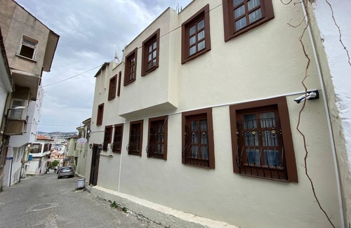 Kusadasi House | Düsseldorf Pansiyon