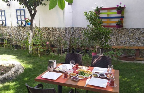 Kusadasi House | Düsseldorf Pansiyon