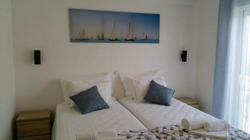 Lagos House | D.ANA GUESTHOUSE