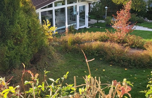 Niedenstein House | D&B staycation vacation park Small but nice. Apartment "The Orange"