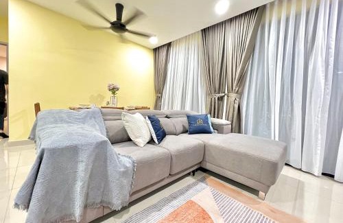 Taman Mount Austin Apartment | D'Chill Suite【Austin Regency】Netflix