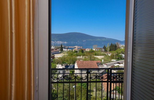 Tomicici Apartment | D&D Apartments Tivat - Apartment with 4 beds - No.11