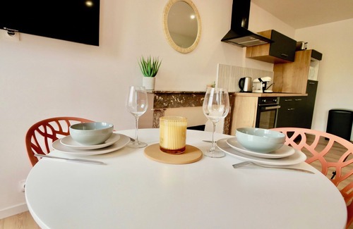 Carentan Apartment | D-DAY SUITES:Terra 25m²/City center/2min walk to train station/20min to Utah Beach