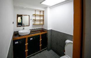 Mactan Export Processing Zone Bed & Breakfast | D522 Hostel at Kiener Hills - Near Cebu Airport