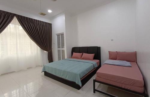 Tangkak House | D96 Homestay Tangkak 钻石民宿