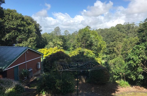 Maleny Cabin | Dads Art Studio