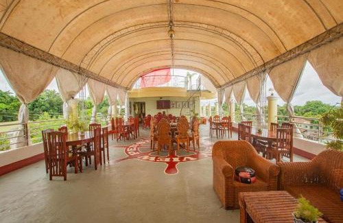 Puerto Princesa City Centre Bed & Breakfast | Dads Bayview Pension