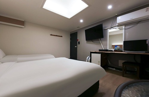 Seo-gu Hotel | Daejeon Wolpyeong W