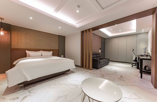 Dong-gu Hotel | Daejeon Yongjeon Momo