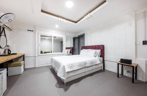 Seo-gu Hotel | Daejeon Yongmun The Bom