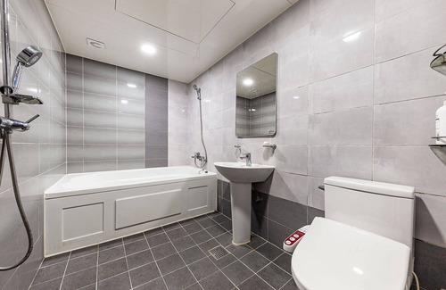 Jung-gu Hotel | Daejeon Yucheon Rivera