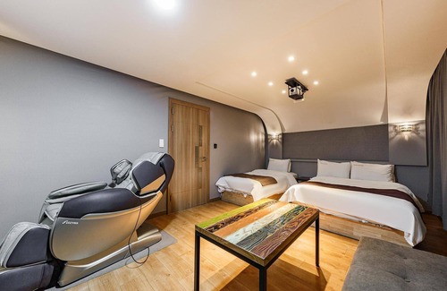 Bongmyeong-dong Hotel | Daejeon Yuseong Cannes