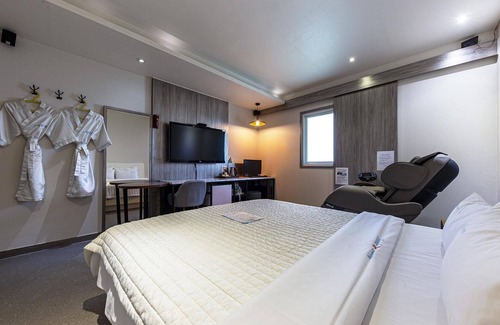 Bongmyeong-dong Hotel | Daejeon Yuseong Spa Tower